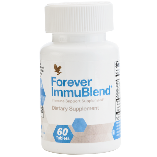 Daily immune support supplement with essential vitamins, zinc, and natural extracts